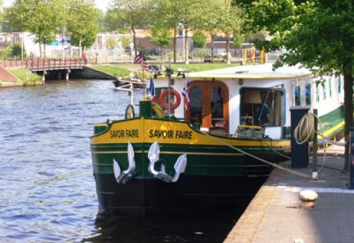 Atracado en un Canal de Holanda